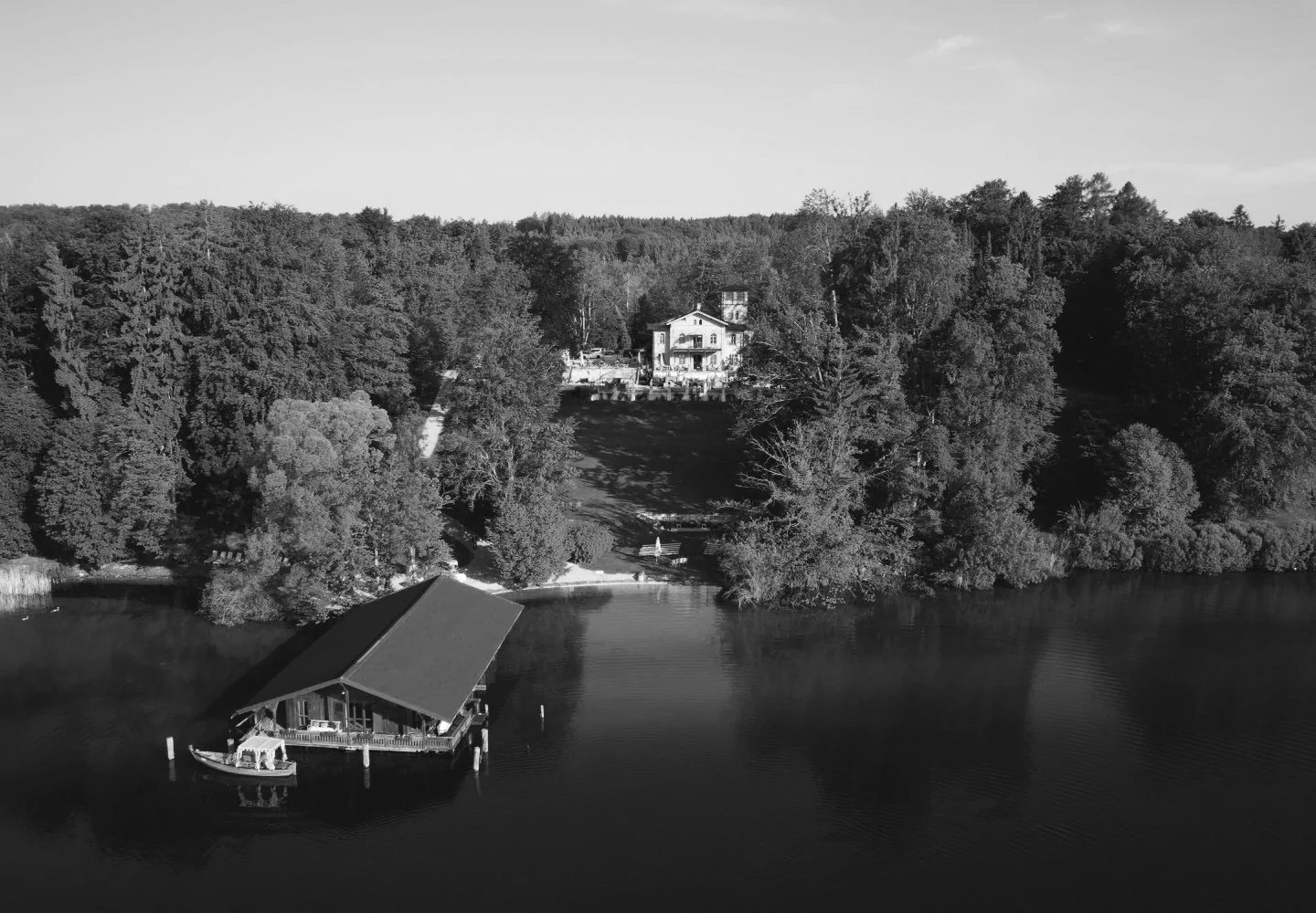 Villa am Starnberger See im Sommer