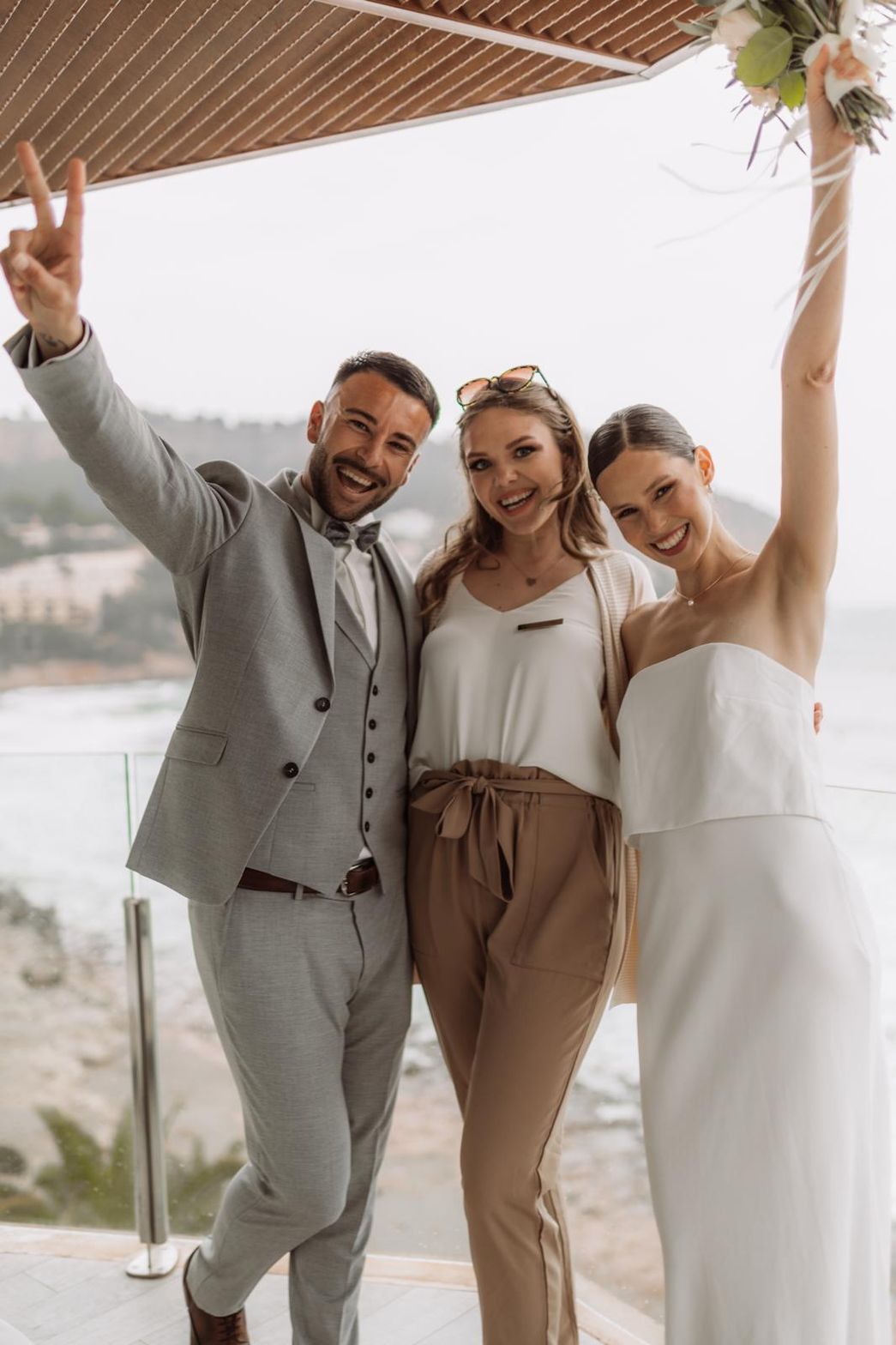 Hochzeitsplanerin Sina von Symphonie Wedding mit Brautpaar